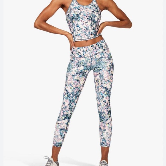Sweaty Betty Leggings and tank - Picture 2 of 12